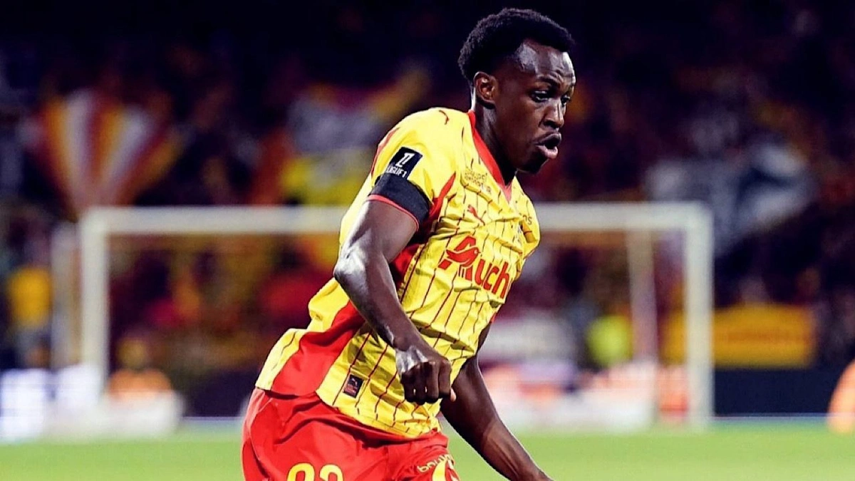 الغيامة يكشف سبب تعثر صفقة انتقال سعود عبدالحميد للهلال..فيديو