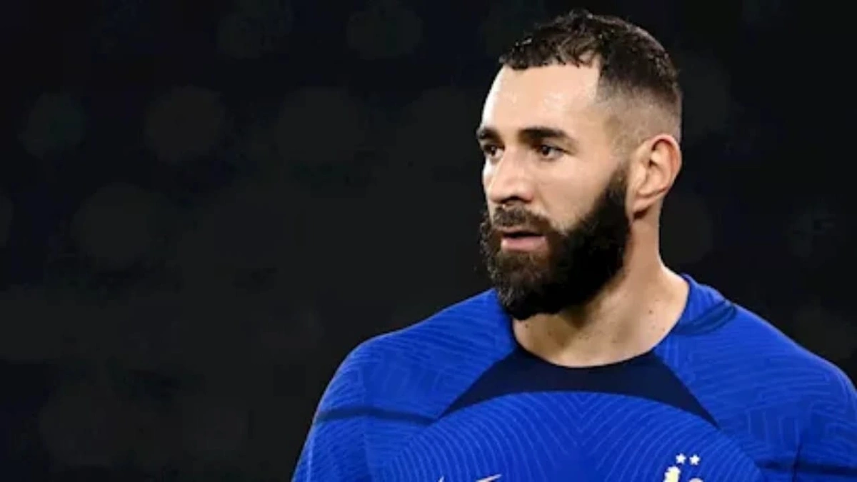 كريم بنزيما بعد انتقاله للهلال: سعيد بتواجدي هنا.. فيديو