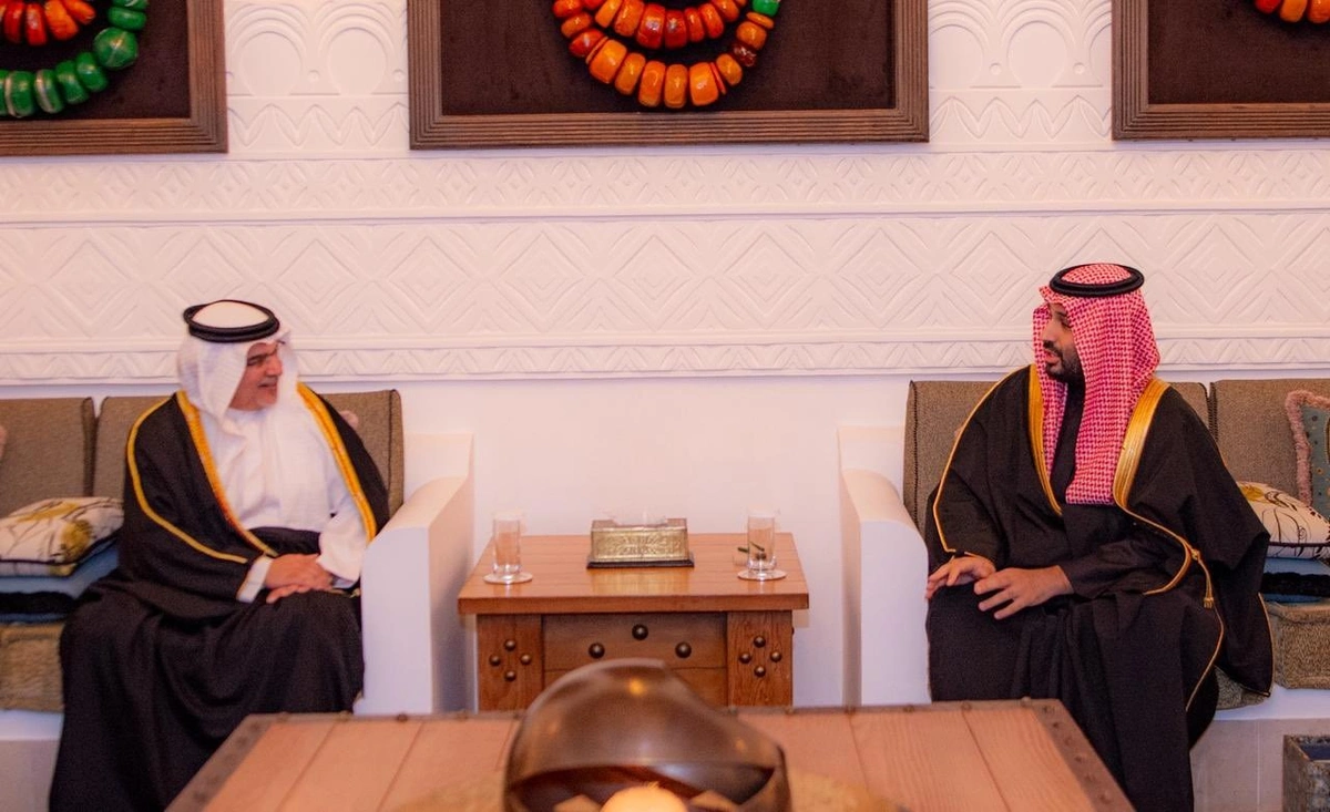 ولي العهد يستقبل ولي عهد مملكة البحرين