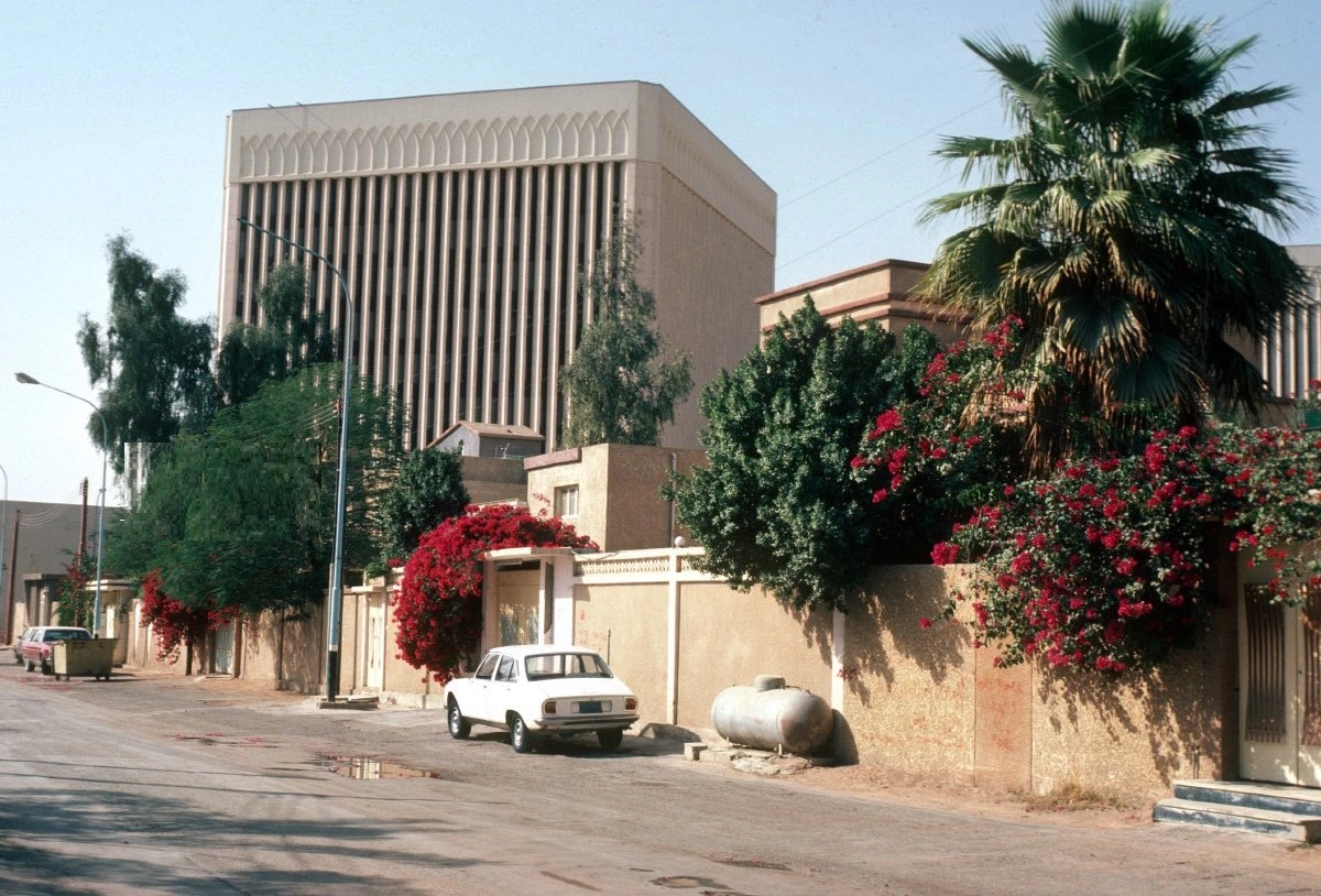 لقطة من حواري مدينة الرياض قبل 45 عام