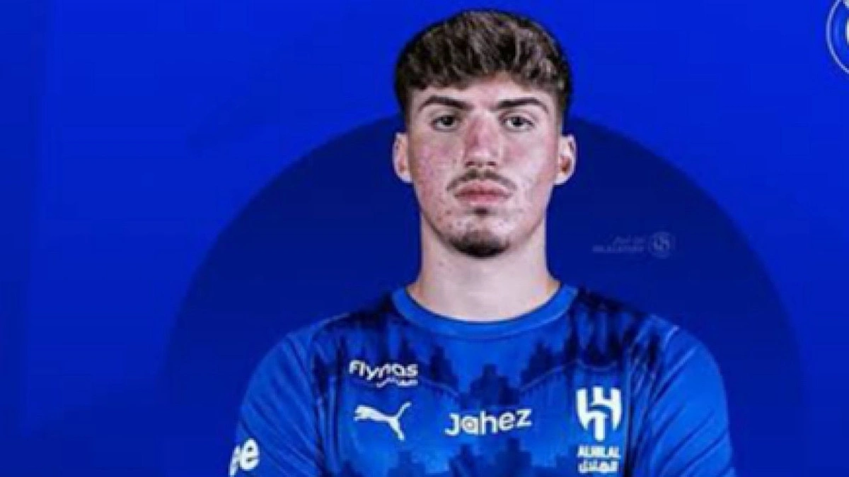 الهلال يحسم مصير  يوسف أكتشيشيك مع الفريق