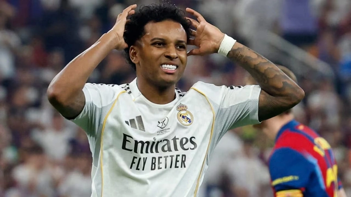 يويفا يقرر رسميًا إيقاف لاعب ريال مدريد مباراتين