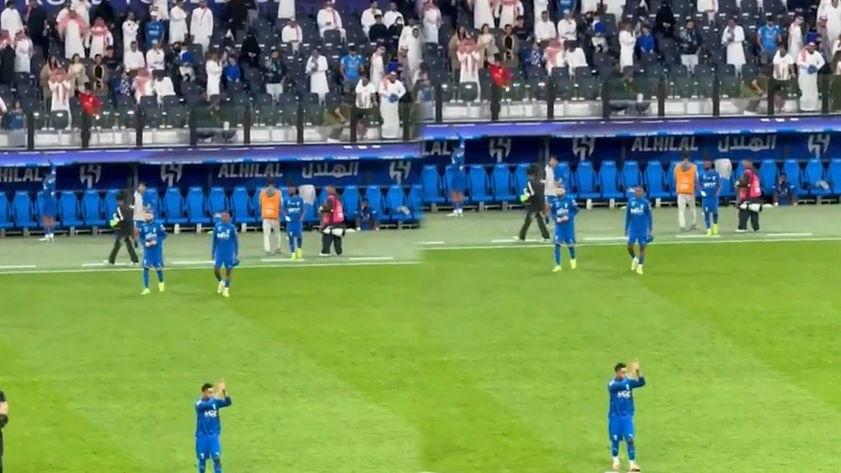 سالم الدوسري يُحييّ جماهير الهلال  ..فيديو