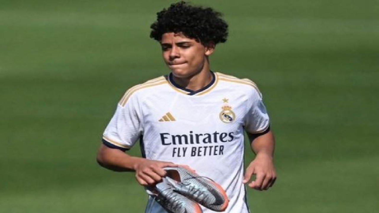 رونالدو جونيور يشارك في تدريبات ريال مدريد تحت 16 عامًا