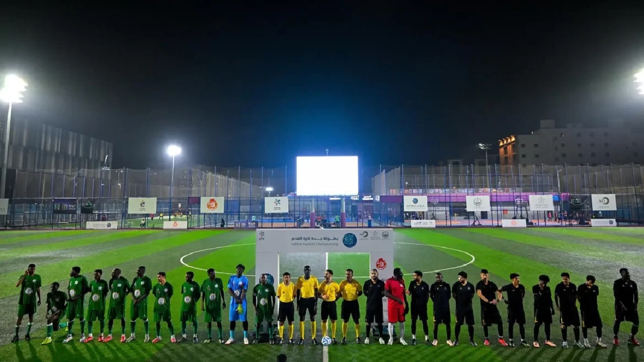 وزير الرياضة: سعدت بحضور نهائي بطولة جدة لكرة القدم.. صور