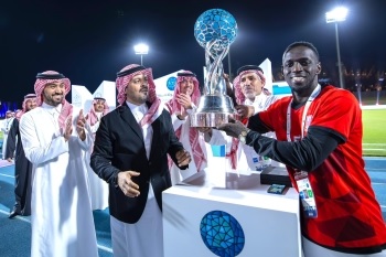 وزير الرياضة: سعدت بحضور نهائي بطولة جدة لكرة القدم.. صور
