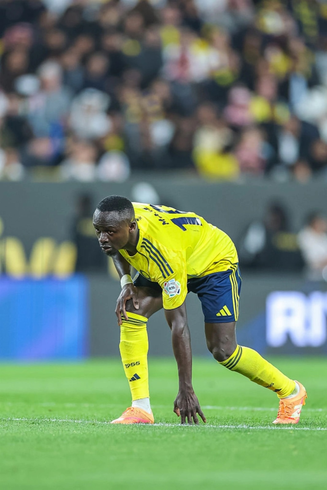 ماني يقترب من مغادرة النصر