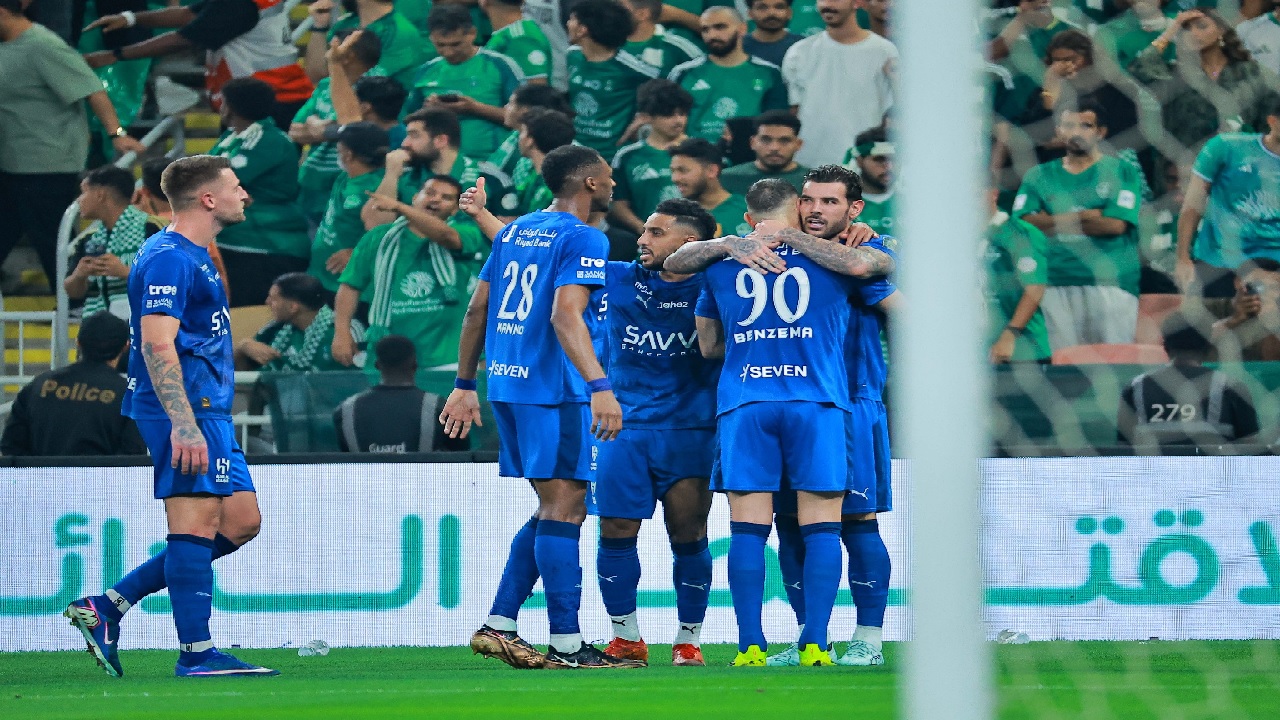 الهلال يتخطى الأهلي ويصعد لنهائي كأس الملك..صور