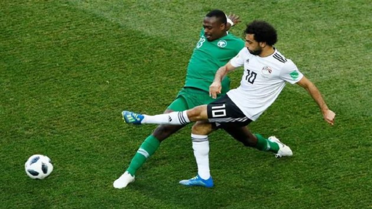 احتمالية نقل مواجهة الأخضر ومصر إلى القاهرة