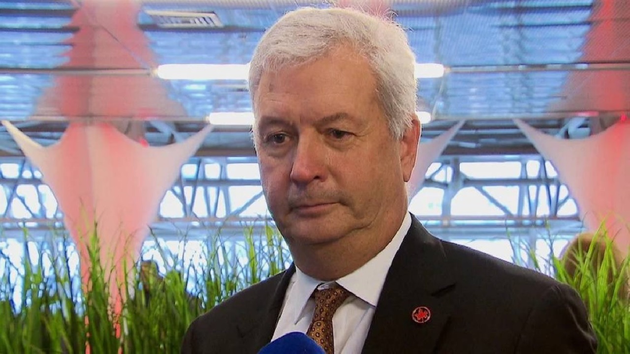 رئيس طيران كندا يتنحى عن منصبه لعدم إتقانه اللغة الفرنسية