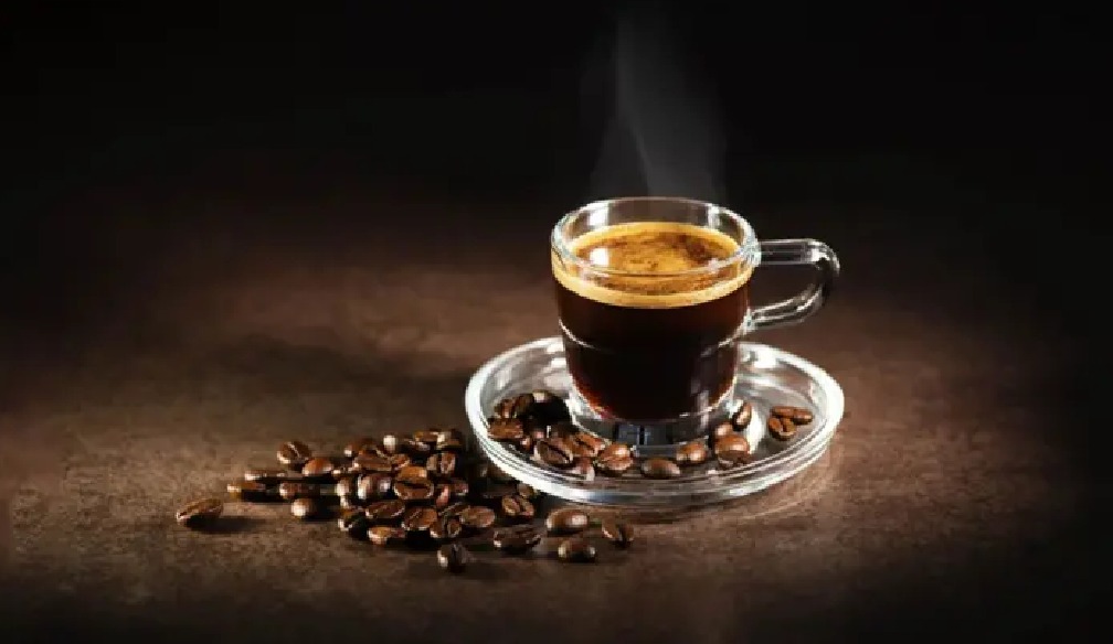 مكملات غذائية يجب تجنب تناولها عند شرب القهوة