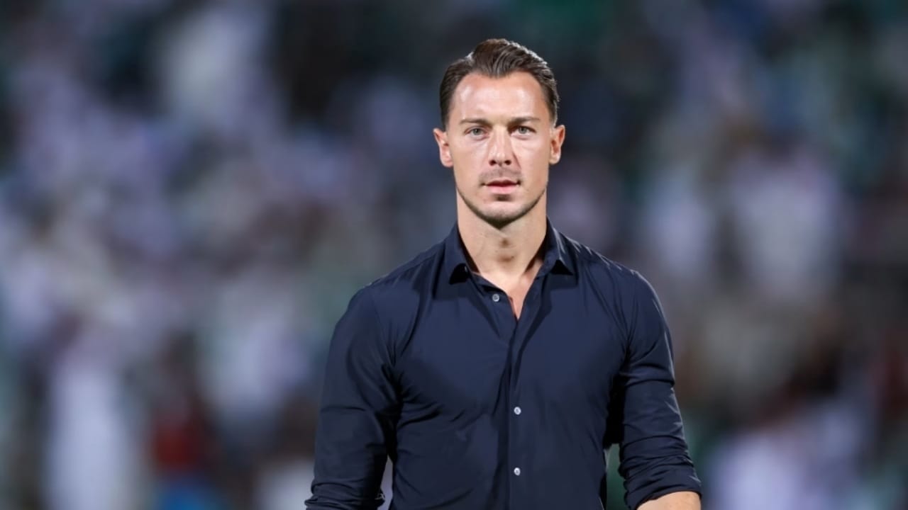 يايسله يمنح لاعبي الأهلي راحة بعد تأجيل مواجهة الدحيل