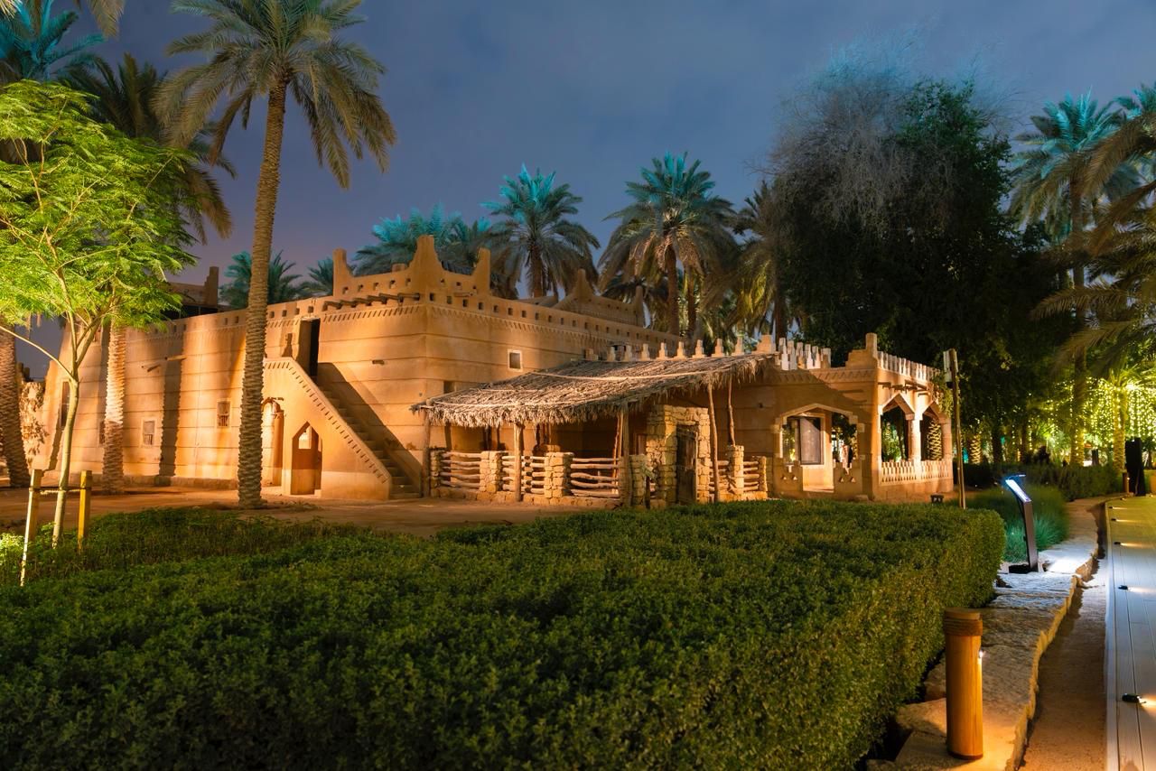 زوار ليالي الدرعية يكتشفون تاريخا متجذرا وتجربة أصيلة.. صور