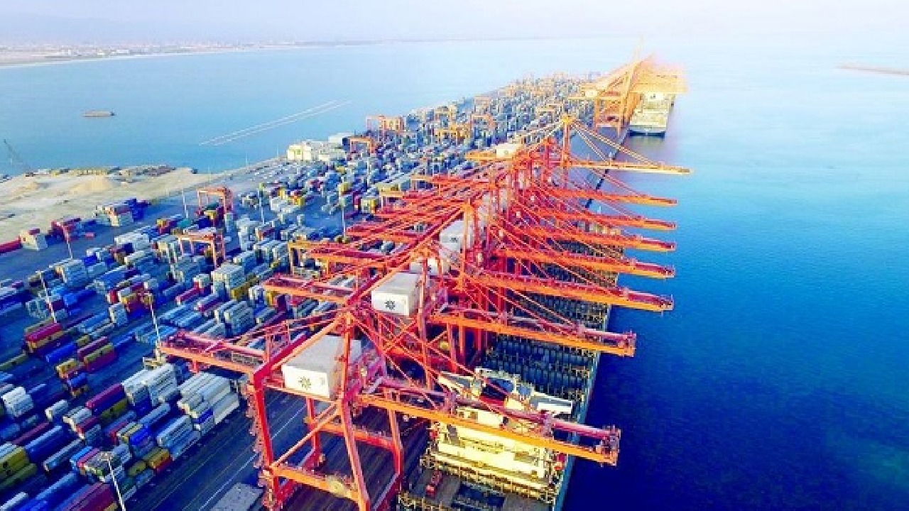 استهداف ميناء صلالة بطائرتين مُسيّرتين