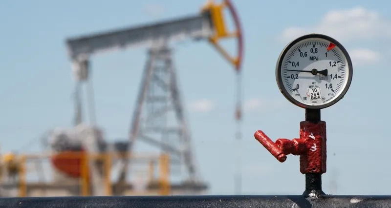 انخفاض أسعار النفط للمرة الأولى ⁠في 6 أيام