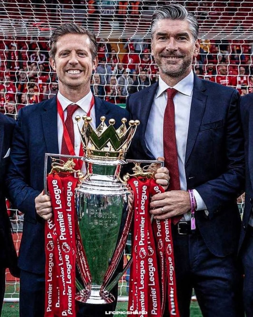 ريتشارد هيوز يقترب من منصب المدير الرياضي بالهلال