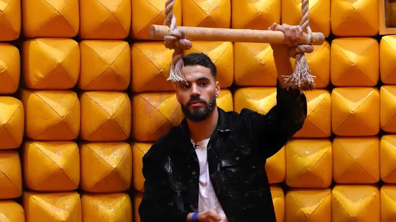 رامز جلال عن بنتايج: حقه ضايع ومش عارف يعمل ودايع.. فيديو