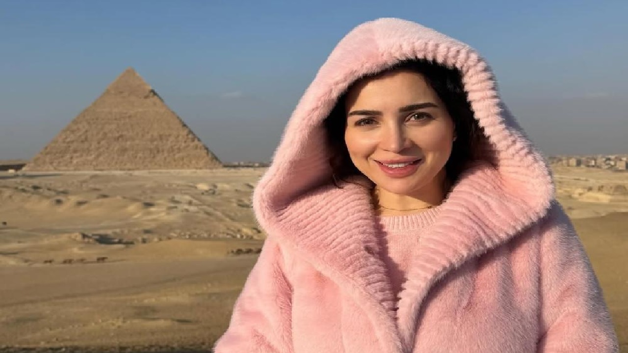 مي عز الدين تطمئن جمهورها بعد خروجها من المستشفى