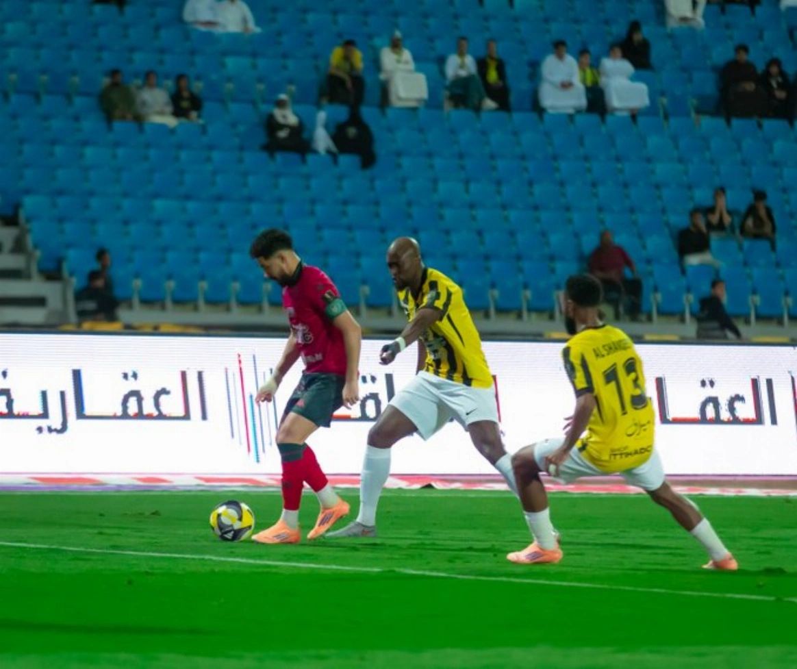 فلاته تعليقا على بيان الاتحاد: لا يسمن ولا يغني من جوع وادارة لا تملك حلول