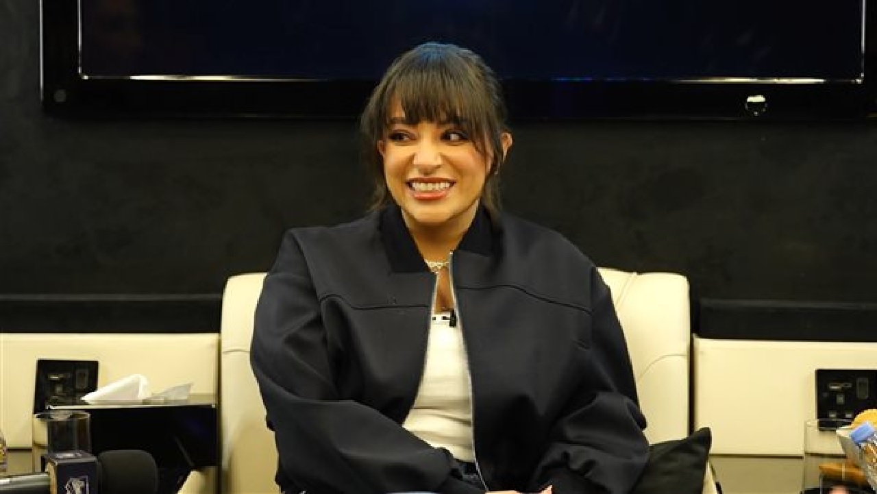 رامز ساخرًا من خيرية أبو لبن: حاشرة نفسها في أي كاست.. فيديو