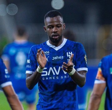 الهلال يفقد تمبكتي ونيفيز أمام النجمة