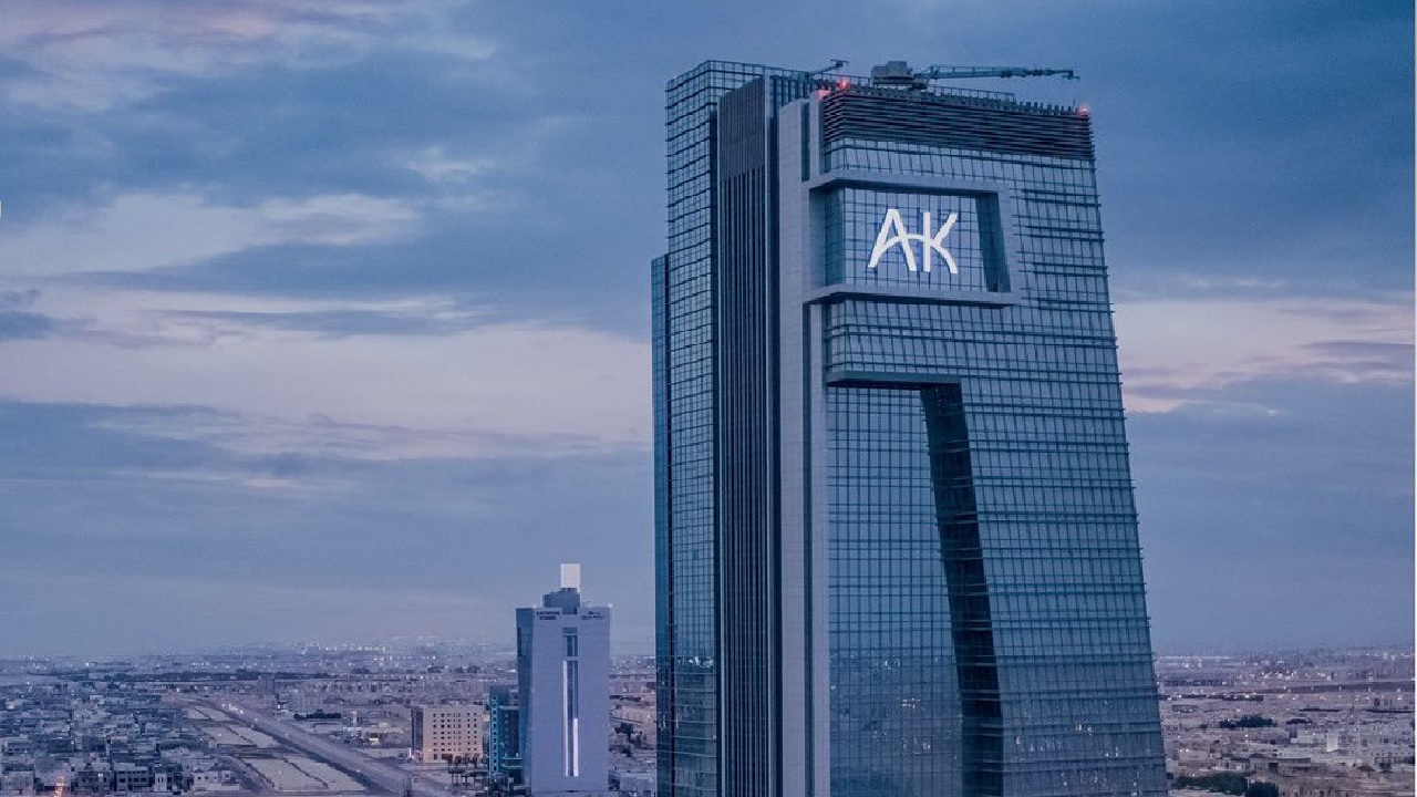 شركة العبد الكريم تطلق برنامج الابتعاث المبتدئ بالتوظيف