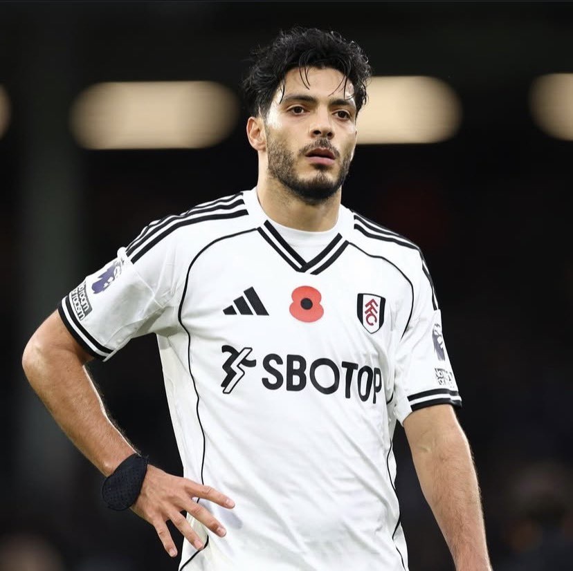 4 أندية سعودية تتسابق لضم راؤول خيمينيز