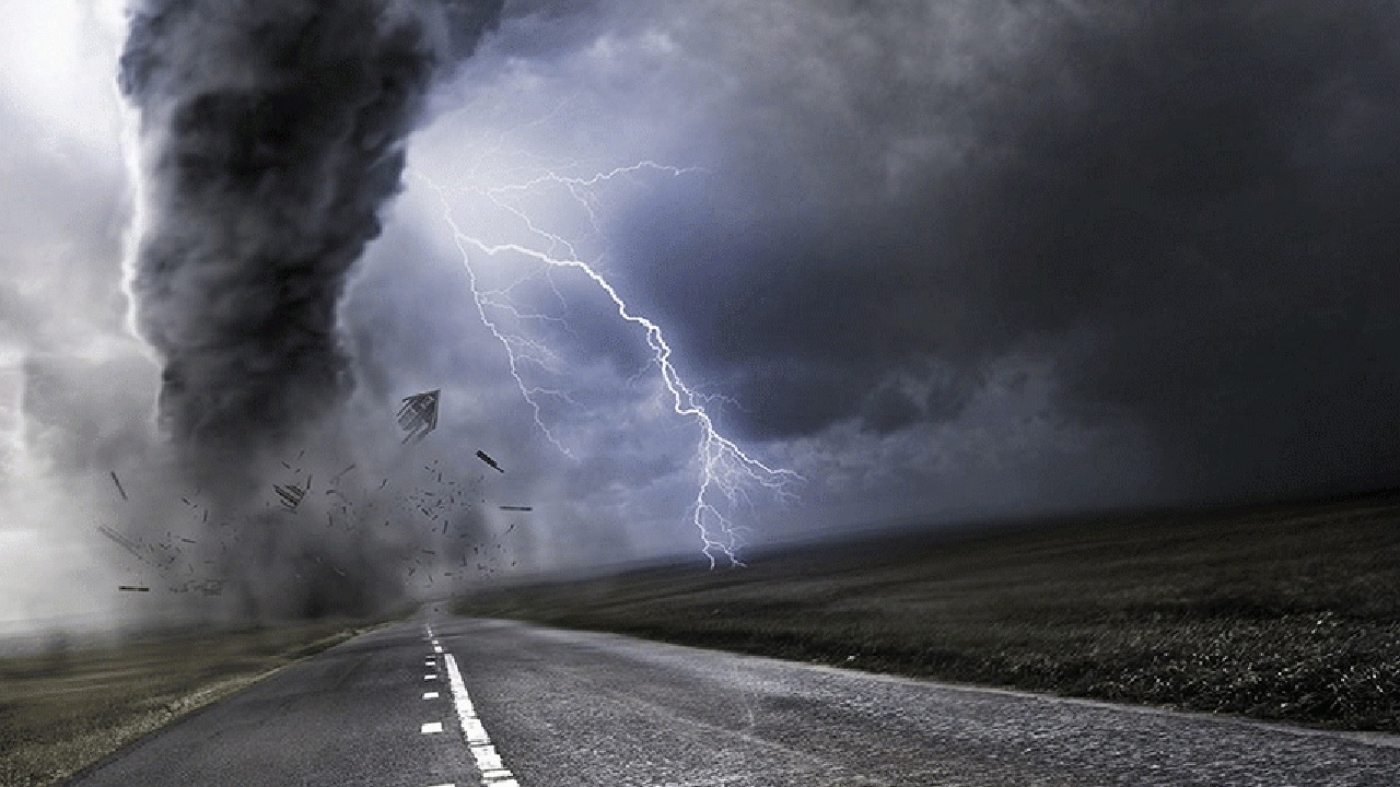 محلل طقس: وصف الحالة الجوية الحالية بالأعاصير مبالغ فيه.. فيديو