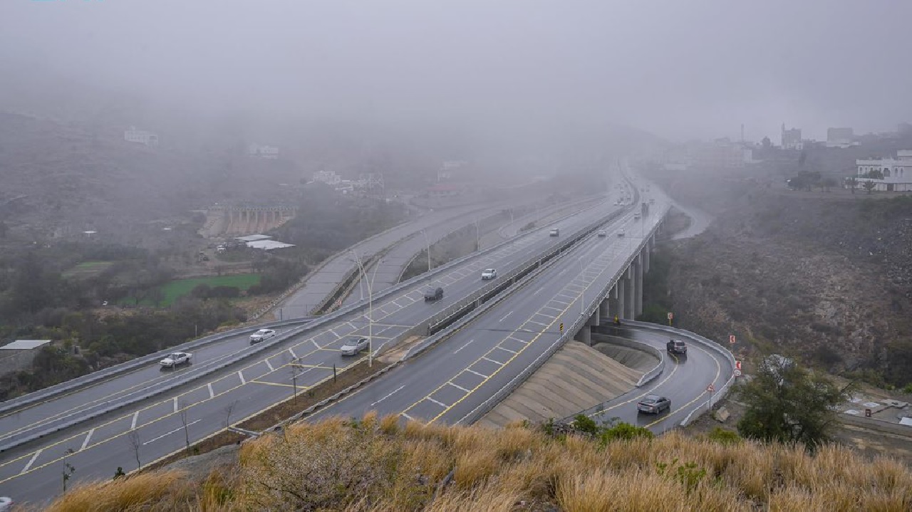الأرصاد: توقعات بأمطار رعدية وسيول بدءاً من الجمعة