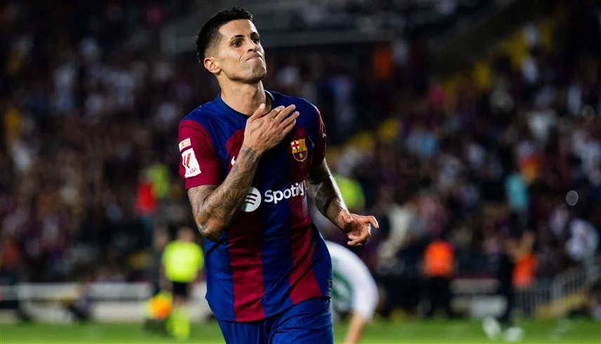 كانسيلو يسعى لتحويل إعارته إلى انتقال دائم لبرشلونة