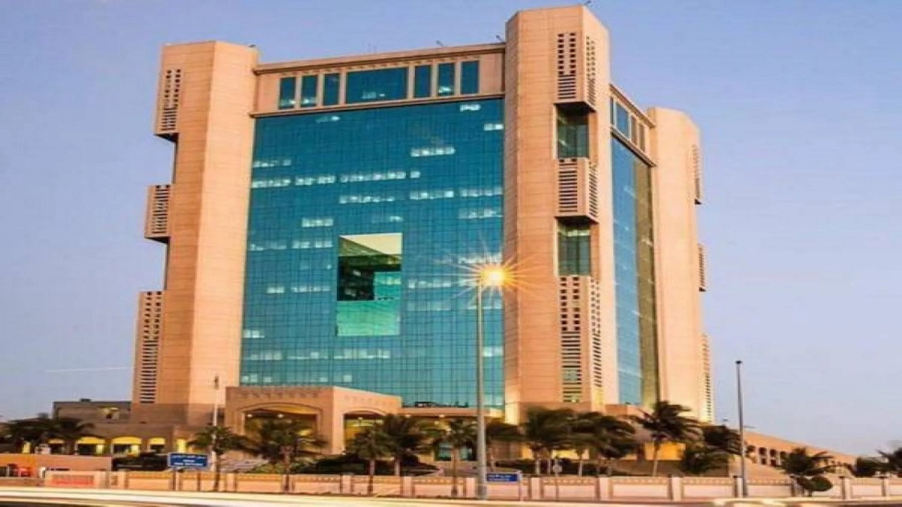 أمانة جدة تزيل تعديات على أرض حكومية بحي الأجواد