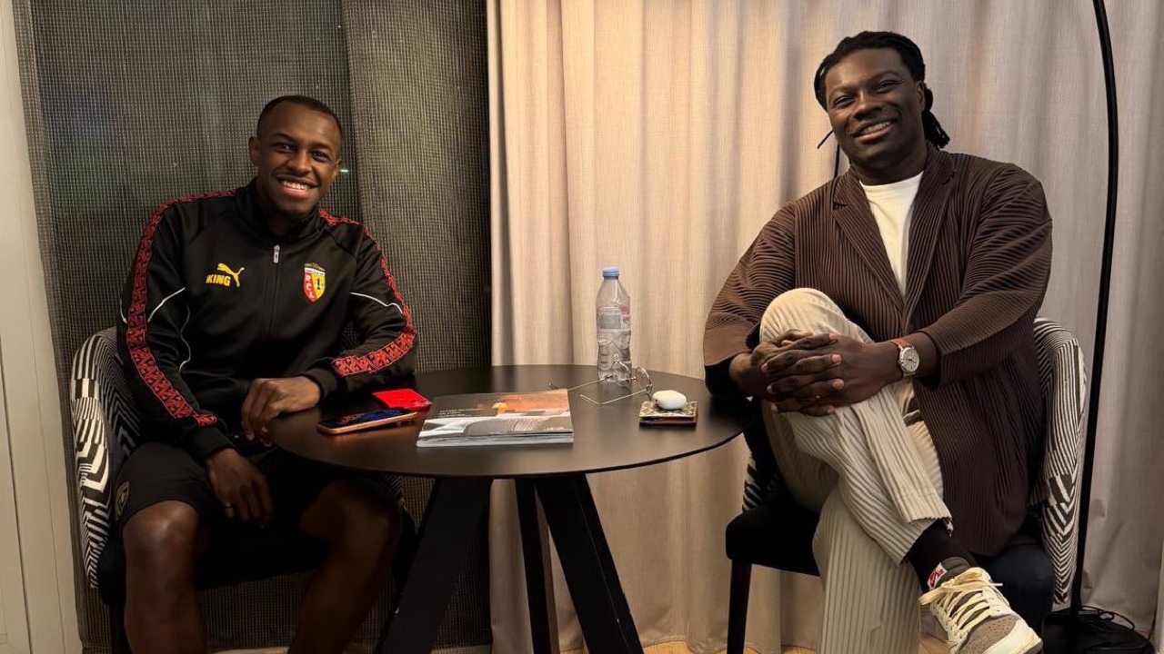 غوميز يثني على سعود عبدالحميد: مثال للتألق والنجاح