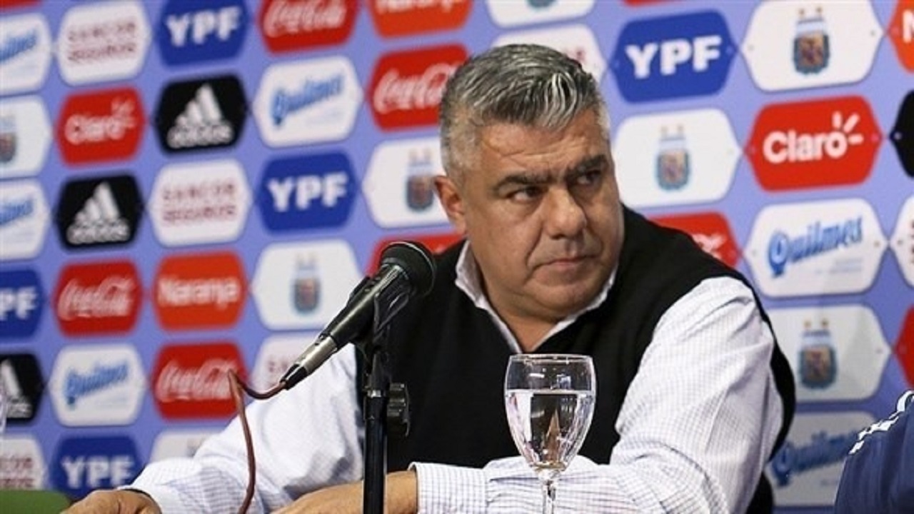 القضاء يلاحق رئيس الاتحاد الأرجنتيني لكرة القدم