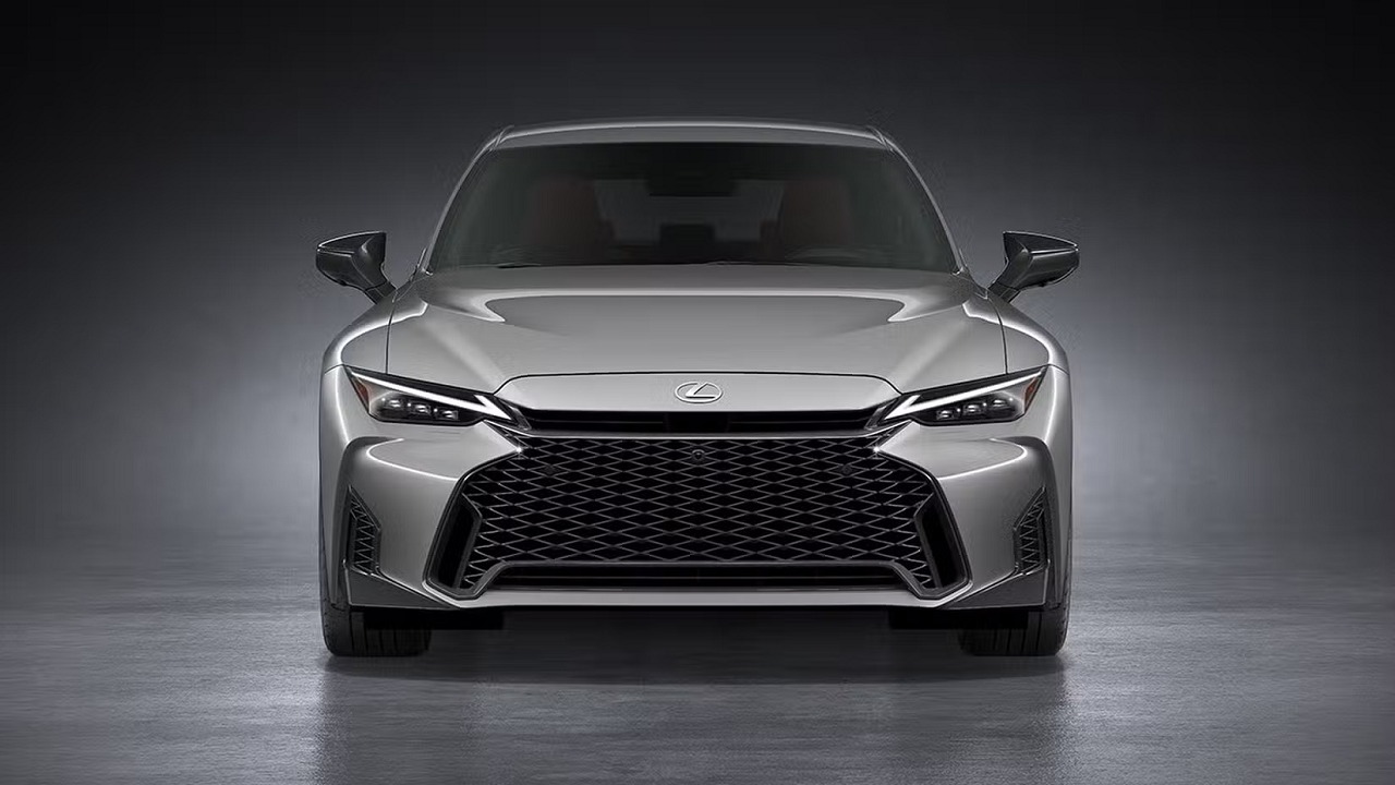 مواصفات سيارة لكزس IS موديل 2026