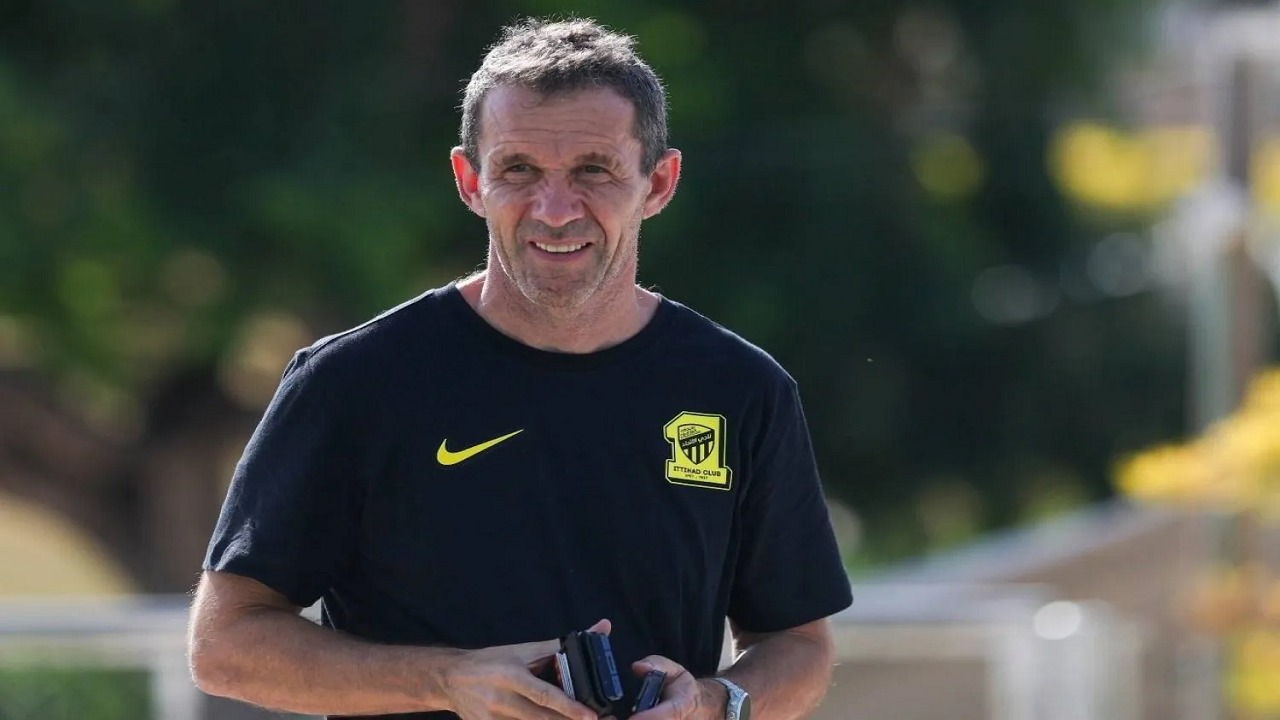 جستنيه: لا صحة لإقالة رامون بلانيس