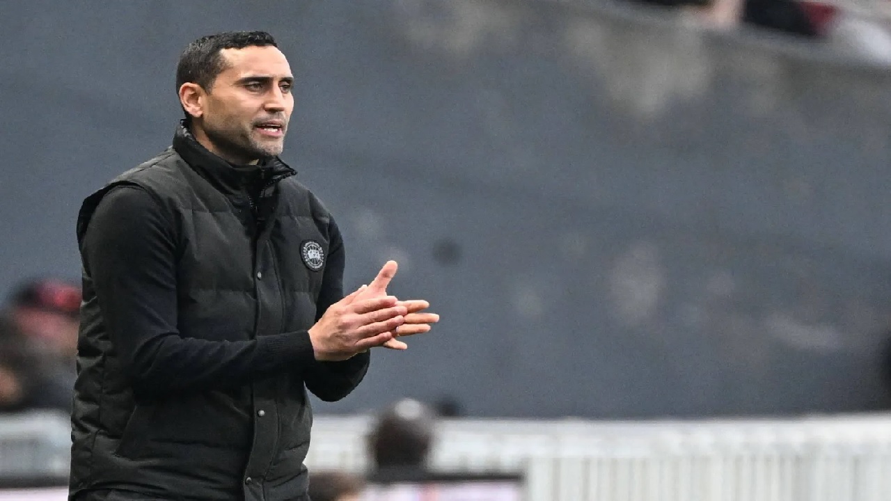 نانت يقيل مدربه المغربي أحمد القنطاري