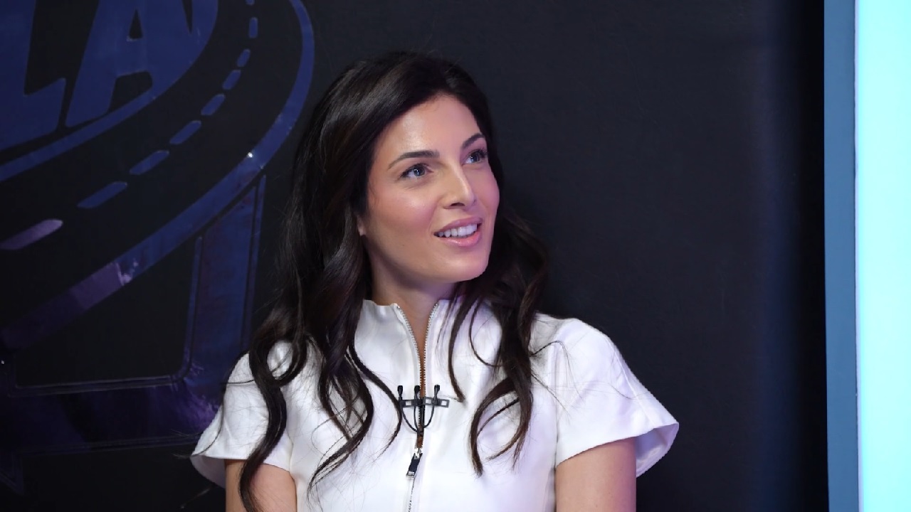 رامز جلال يغازل رزان جمال: مارون جلاسيه ومربى بالملفيه.. فيديو