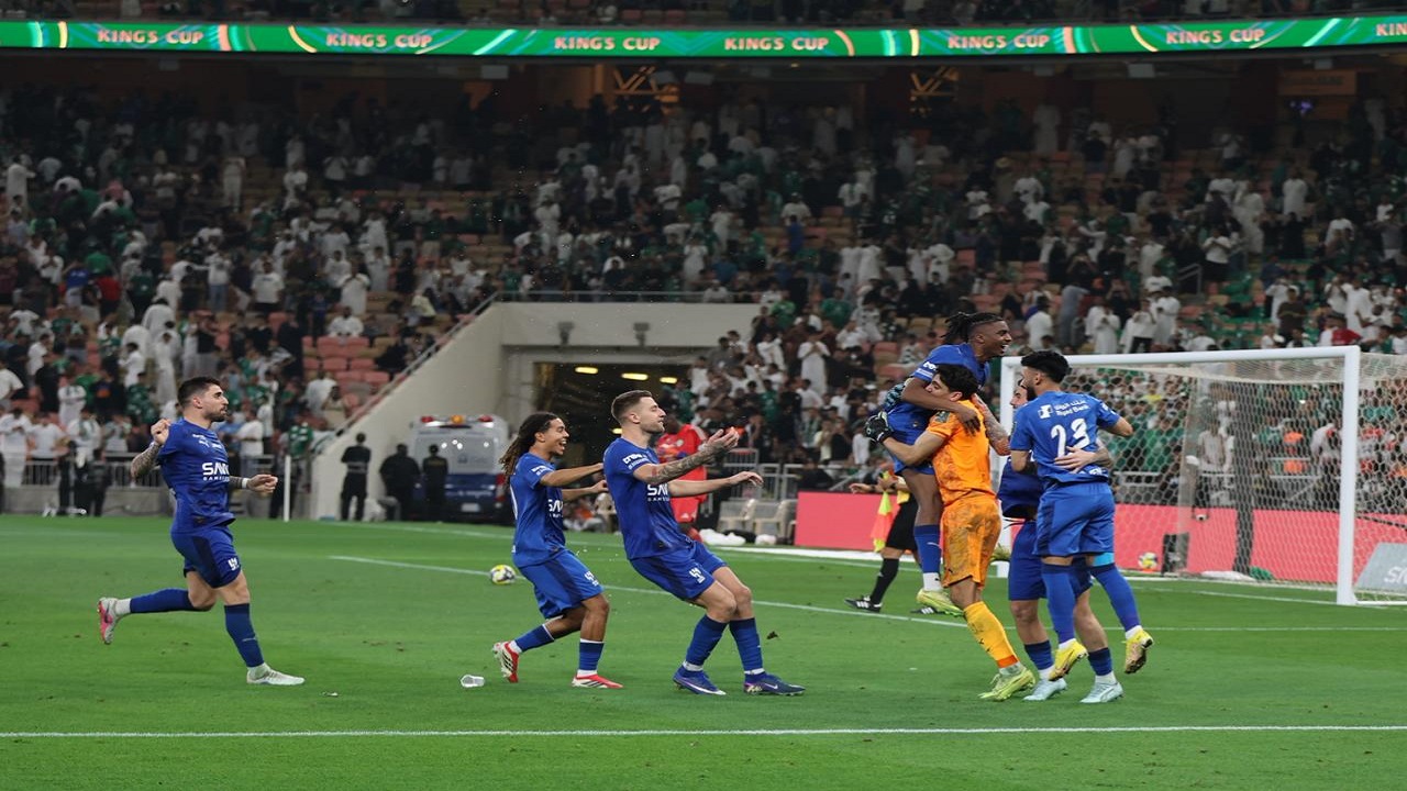 الدعيع: الهلال لعب أمام جمهوره.. وثقافة البطولات حسمت التأهل.. فيديو