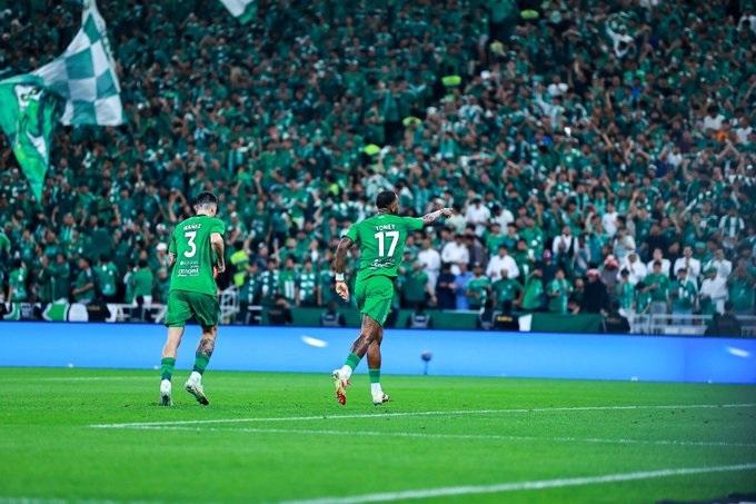 الأهلي يحسم ديربي جدة بثلاثة