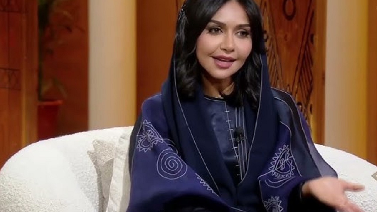 لبنى الخميس تكشف تفاصيل أول مكالمة هاتفية تلقتها من الدكتور غازي القصيبي.. فيديو