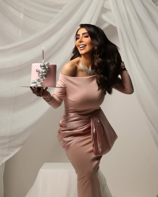 هنادي الكندري تحتفل بيوم ميلادها الـ 39 .. صور