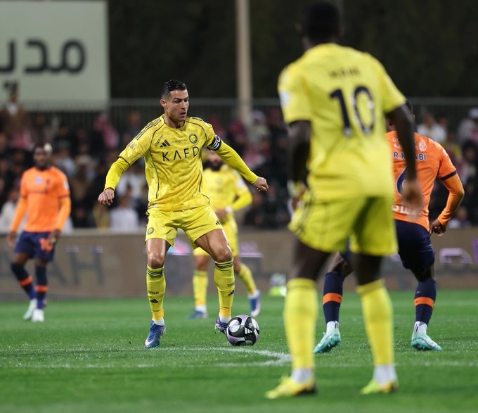النصر يعزز صدارته للدوري بالفوز على الفيحاء