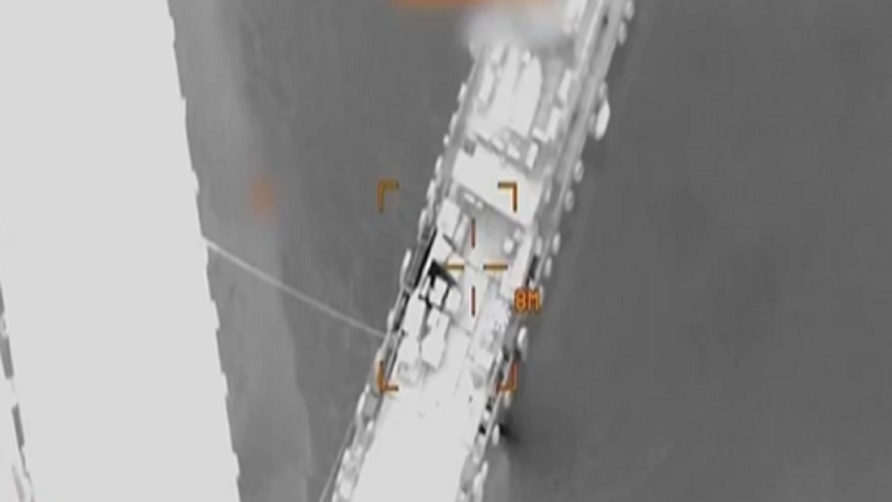 القيادة المركزية الأمريكية تدمر أهدافا إيرانية بمضيق هرمز.. فيديو