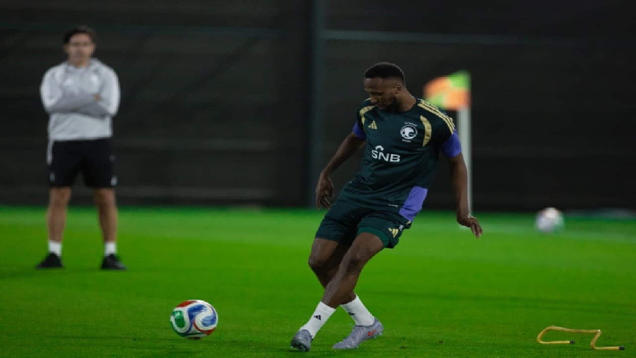 إصابة الحربي واستدعاء الصحفي ومسعود إلى تدريبات الأخضر