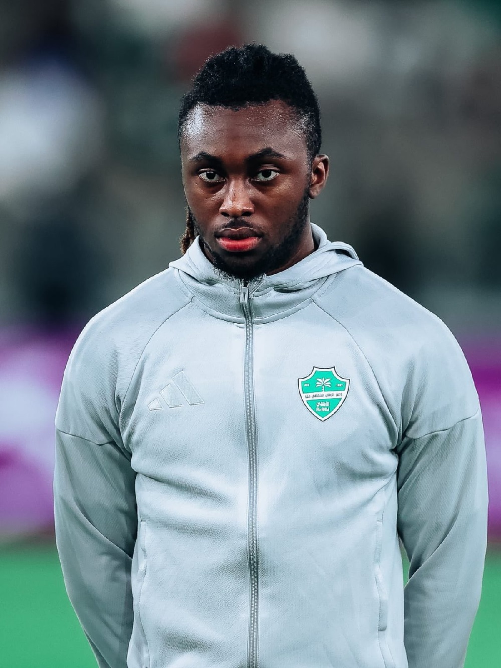 إصابة أتانجانا تبعده عن معسكر فرنسا