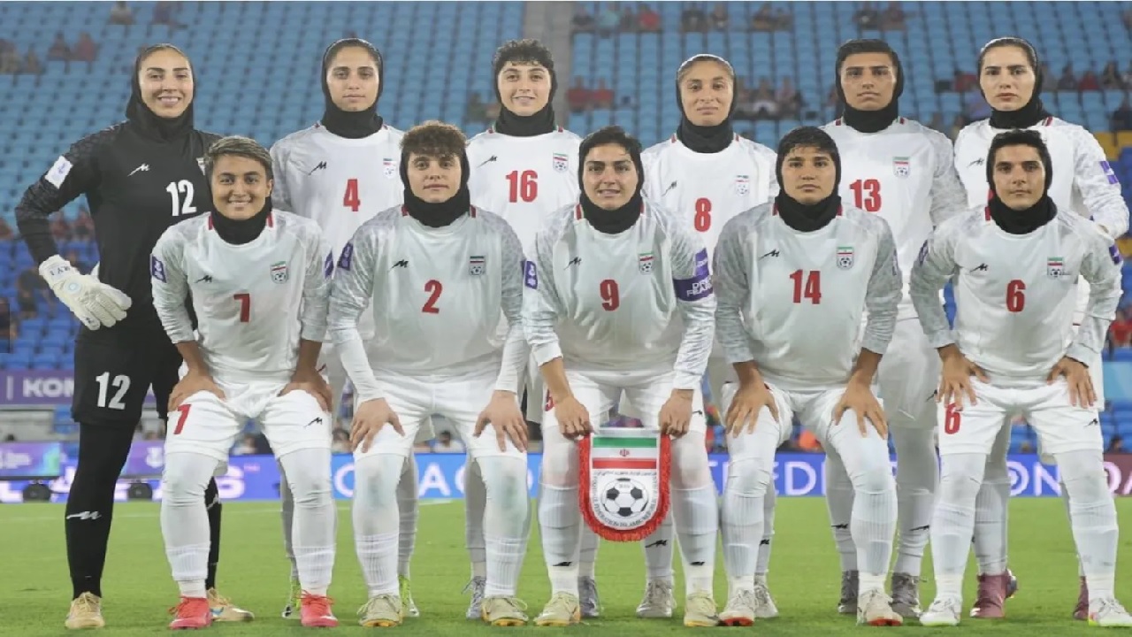 التلفزيون الإيراني يصف المنتخب النسائي بالخائنات بعد صمتهن أثناء النشيد الوطني