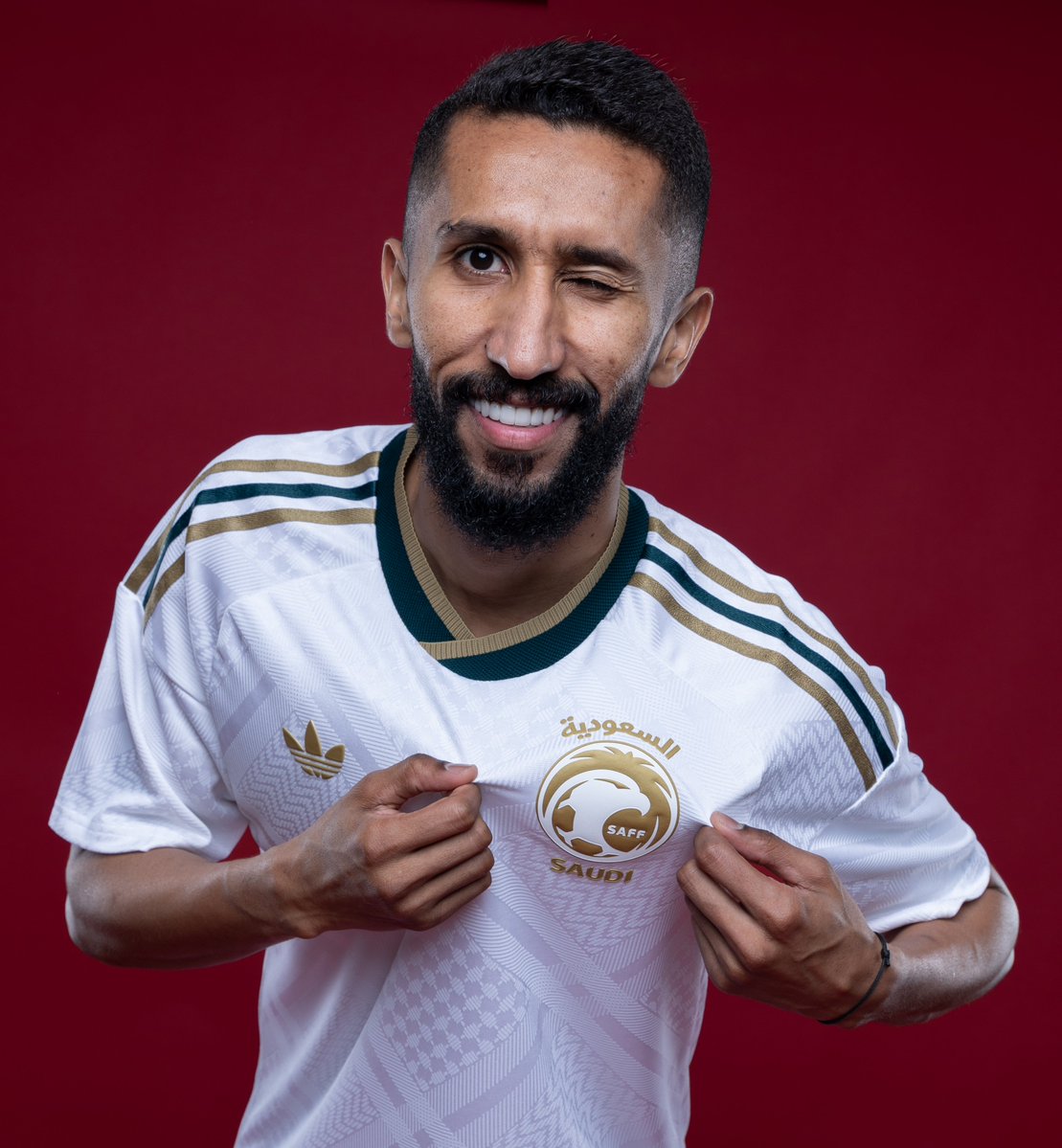 الأخضر يكشف عن قميصه الأبيض في كأس العالم المستلهم من الشماغ السعودي.. صور