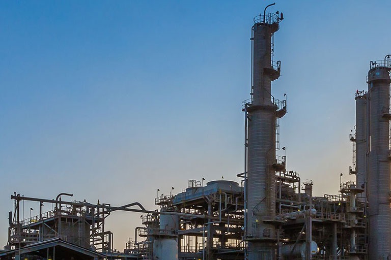 سقوط مسيرة في مصفاة سامرف وتدمير صاروخ أطلق باتجاه ميناء ينبع