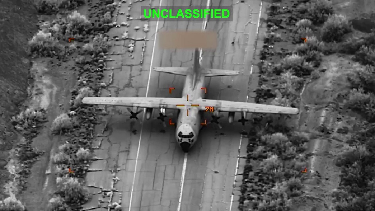 الولايات المتحدة تنشر مقطعاً يوثق تدمير عدد من الطائرات الإيرانية بدقة عالية.. فيديو