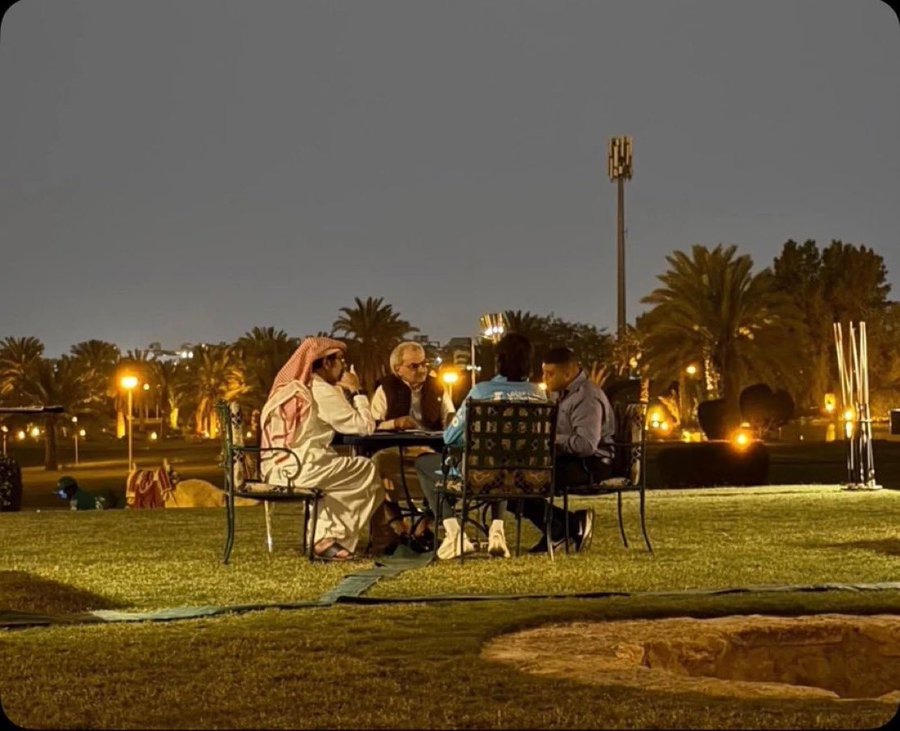 الأمير الوليد بن طلال في اجتماع مع إنزاغي.. فيديو